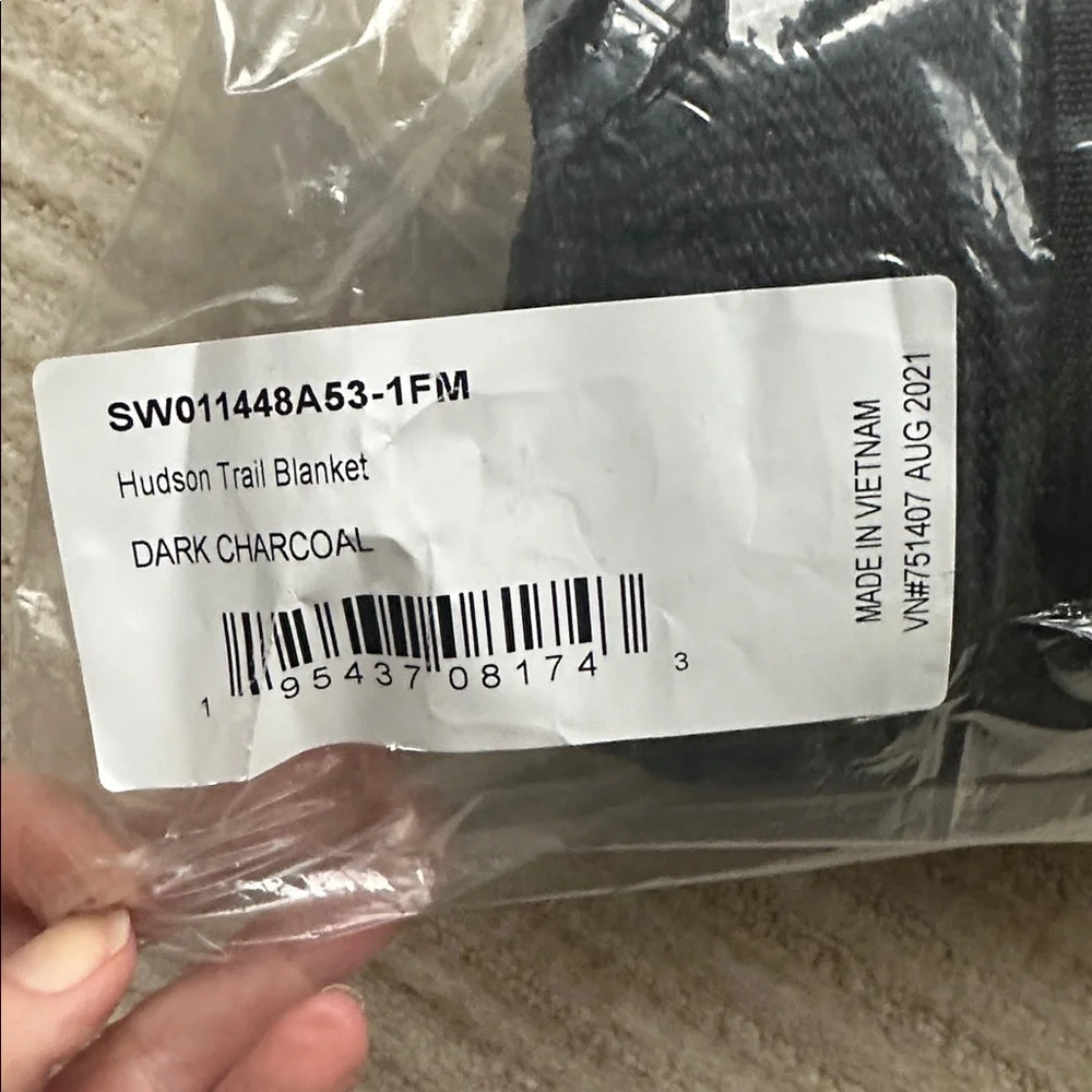 NWT Smartwool Hudson Trail Blanket Throw Merino Wool in Charcoal Gray 68